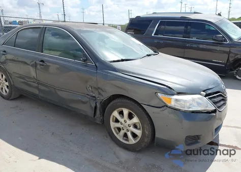 2011 Toyota Camry Le z USA, uszkodzony, nr VIN 4T1BF3EK0BU644561